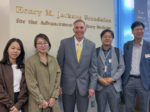 Ric Ricciardi meets with Korean delegates