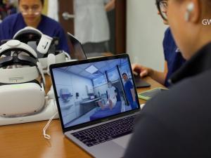 George Washington nursing students use virtual reality to learn real world skills
