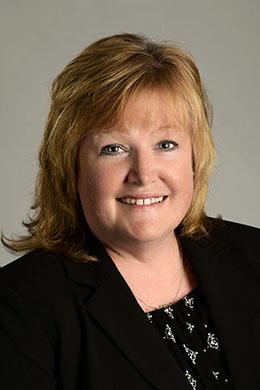 Dr. Carol Braungart headshot