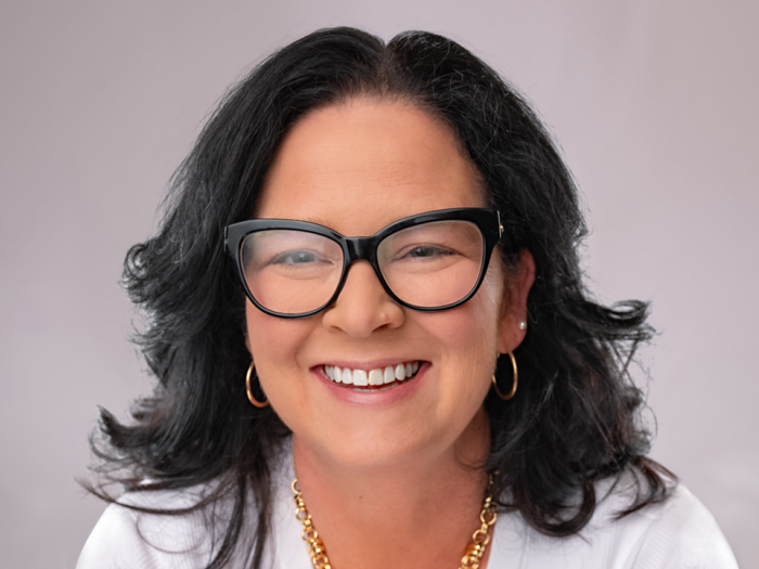 Lori Hardie headshot