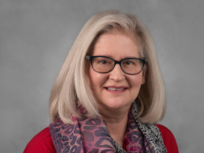 Christine Thomas headshot