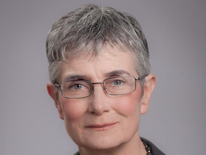 Helen Brown headshot