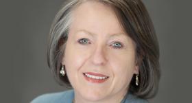 Angela Novas headshot
